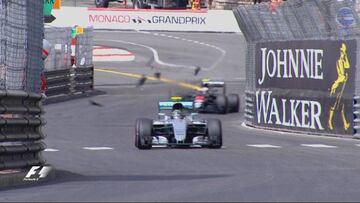 Rosberg y Button y sus problemas con la alcantarilla.