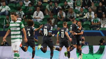 Los jugadores del Marsella celebran la victoria ante el Sporting de Portugal.