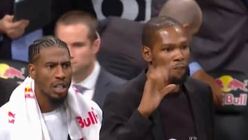 Pocas veces le habrán dejado así de colgado: ojo a la cara que se le queda a Durant