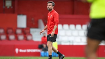 12-10-24. RUBÉN ALBÉS, ENTRENADOR DEL SPORTING.
