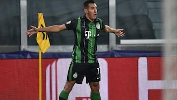 Uzuni imitando a Cristiano.