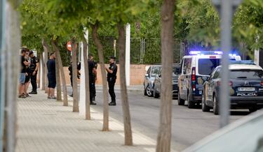 Aficionados del Elche acceden al entrenamiento para pedir la reacción del equipo