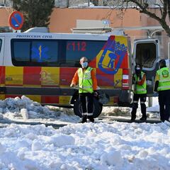 Aparece bajo la nieve el cuerpo sin vida de un hombre en Madrid