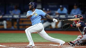 ST. PETERSBURG, FL - APRIL 10: Randy Arozarena #56 of the Tampa Bay Rays singles against the Boston Red Sox during the first inning of a baseball game at Tropicana Field on April 10, 2023 in St. Petersburg, Florida. Mike Carlson/Getty Images/AFP (Photo by Mike Carlson / GETTY IMAGES NORTH AMERICA / Getty Images via AFP)