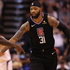 Jackson y Morris ayudan a Kawhi en Phoenix ante un buen Ricky