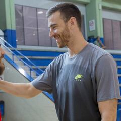 Claver visita a la Selección: "Se echa de menos a la familia"