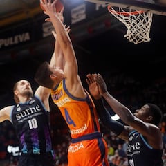 El Valencia pone a cien a la Fonteta