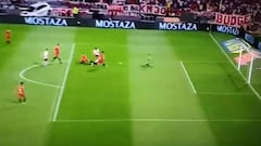 Con fortuna: así fue el gol de Scocco para abrir la final