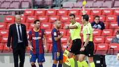 Barcelona complain about Martínez Munuera's refereeing in El Clásico