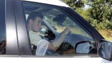 Bale llegó tarde.