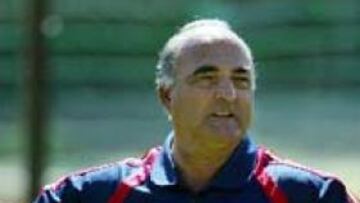 <b>POCAS PISTAS</b>. El seleccionador no quiere que la selección griega disponga de facilidades en su preparación del partido.