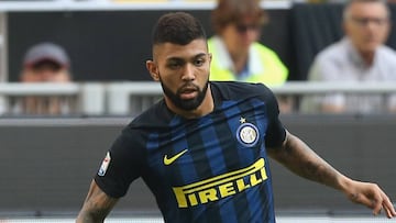 El delantero brasileño, Gabriel Barbosa, con la camiseta del Inter de Milán.