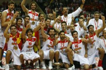 Celebró el oro del Eurobasket de Serbia 2009.