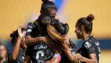 Tigres vapulea a Pumas y siguen invictas en el torneo