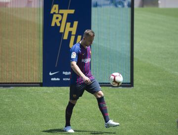 Presentación de Arthur como nuevo jugador del Fútbol Club Barcelona.
