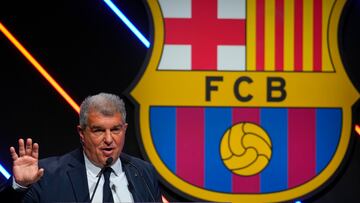 GRAFCAT462. BARCELONA, 27/02/2024.- El presidente del FC Barcelona, Joan Laporta, durante su participación en el Sports Tomorrow Congress 2024, las jornadas de conocimiento e innovación impulsadas por el Barça Innovation Hub que se celebran en el marco del MWC, el principal congreso tecnológico del mundo, que comenzó ayer en Barcelona. EFE/Alejandro García