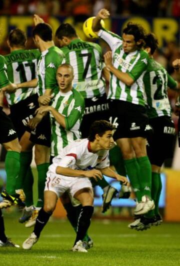 El ¨¢rbitro Bernardino Gonz¨¢lez V¨¢zquez mostr¨® 12 tarjetas amarillas. Temporada 2005-2006
