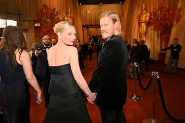 Kirsten Dunst y Jesse Plemons durante la 98.ª edición de los premios Oscar 2026 celebrados en el Dolby Theatre.