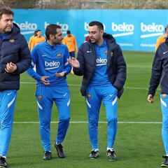 Xavi recupera una 'manita' de internacionales