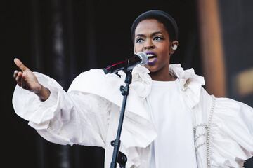 Tarde, como buena diva, Lauryn Hill dejó su sello, actuación media hora más corta de lo pactado y continuos gestos de queja. A pesar de todo, su voz sigue siendo maravillosa