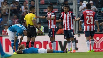 Penalti sobre Benítez y roja para Ponce, las polémicas del Cruz Azul vs Chivas