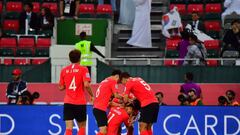 South Korea&#039;s forward Hee-Chan Hwang (C) celebrates his goal during the 2019 AFC Asian Cup Round of 16 football match between South Korea and Bahrain at the Rashid Stadium in Dubai on January 22, 2019. (Photo by Giuseppe CACACE / AFP)