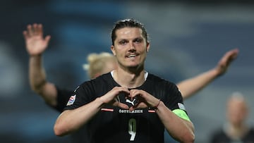 Marcel Sabitzer, jugador del Bayern de Múnich, celebra un gol con la selección austriaca.