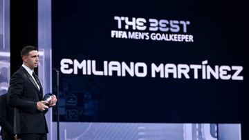 Emiliano Martínez en la ceremonia The Best