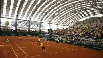 AME1548. COTA (COLOMBIA), 04/02/2023.- Juan Sebastián Cabal y Robert Farah de Colombia en acción ante Daniel Evans y Neal Skupski de Reino Unido hoy, durante un partido de dobles de la fase de clasificación de la Copa Davis 2023 entre Colombia y Reino Unido, en el Pueblo Viejo Country Club de Cota (Colombia). EFE/ Ernesto Guzmán