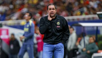 André Jardine alza la voz tras botellazo a Kevin Álvarez