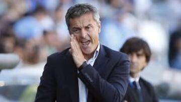 Escribá: "No quiero radios en el banquillo durante el partido"