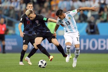 Ivan Rakitic and Maximiliano Meza.