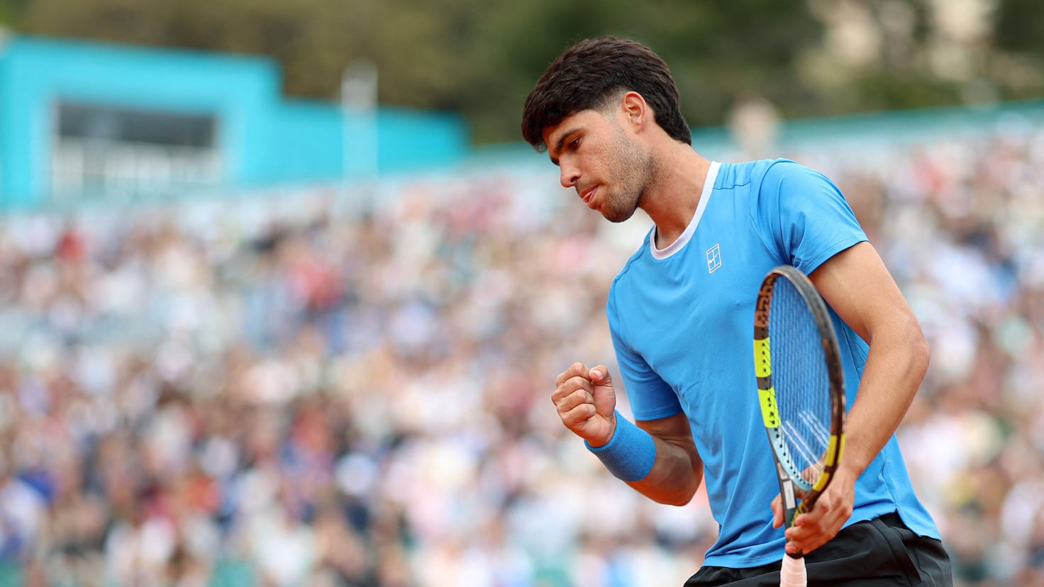 Carlos Alcaraz durante su debut en Montecarlo