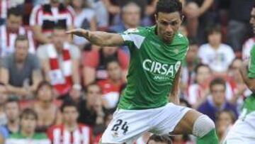 <b>EN BILBAO. </b>Rubén Castro se fastidió en San Mamés y el Betis tendrá que sobrevivir sin él un mes.