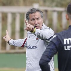 Pereira: "Los entrenadores pedimos tiempo y te lo dan las victorias"