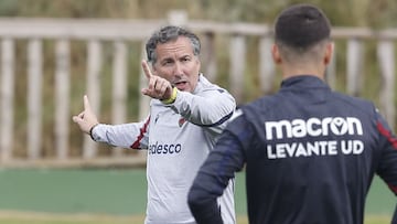 10/11/21
 LEVANTE UD
 ENTRENAMIENTO
 JAVI PEREIRA