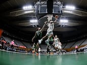 Bjelic y Amosov arrollan en el Olímpic