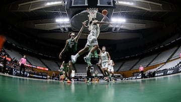 Bjelic y Amosov arrollan en el Olímpic