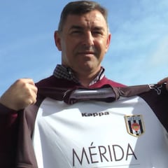Loren Morón, destituido como entrenador del Mérida