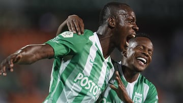 Baldomero Perlaza celebra su primer gol con Atl&eacute;tico Nacional