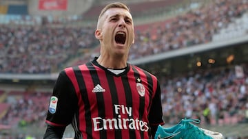 Deulofeu, en un partido con el Milán.