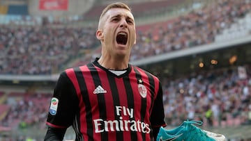 Deulofeu, en un partido con el Mil&aacute;n.