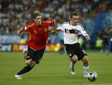 Fernando Torres marca el único gol de la final de la Eurocopa 2008 ante Alemania. 