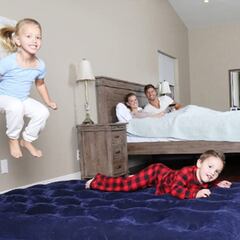 El compresor de aire eléctrico portátil y multiusos con más de 14.000 valoraciones y un 15% de descuento