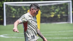 James Rodríguez en un entrenamiento de Sao Paulo.