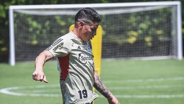 James Rodríguez en un entrenamiento de Sao Paulo.