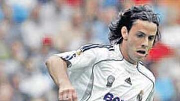 <b>UN SEGURO. </b>Con Álvaro Mejía el Murcia se asegura un central de garantías.