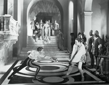 'Don Juan' es una película protagonizada por John Barrymore y, aunque fue concebida y producida como una película muda, es la primera con banda sonora completa y efectos de sonido sincronizados. Es la precursora de la primera película sonora, 'EL cantor de Jazz' en 1927, y supuso el principio del fin del cine mudo y el paso a una nueva era en la producción cinematográfica.