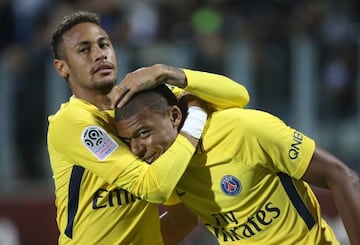 Neymar and Mbappé celebrate scoring against Metz