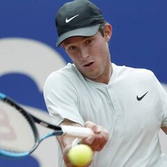 Jarry avanza a cuartos en Estoril y desafiará a Carreño Busta